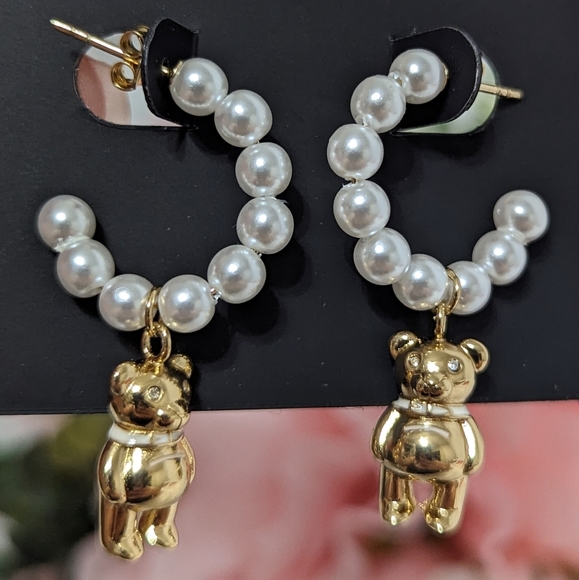 🆕 Teddy Bear Pearl Earrings 💛 COACH - Picture 4 of 5